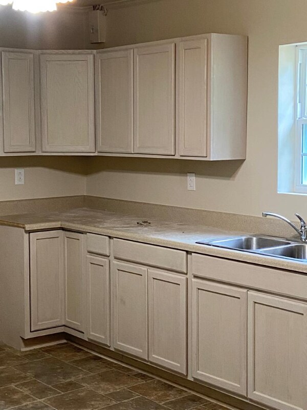 Building Photo - 408 Valley St