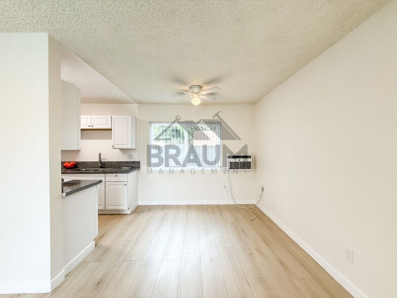 Building Photo - 6336 Tujunga Ave