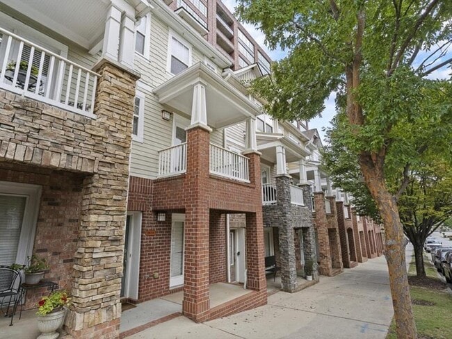 Building Photo - 205 16th St NW