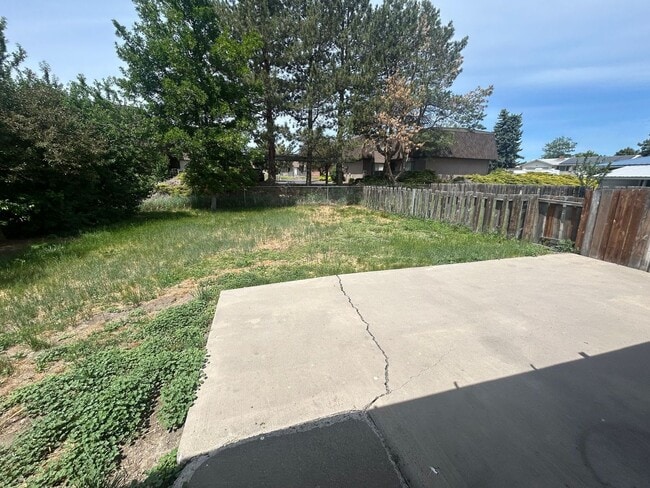 Building Photo - 1320 Summers Ln