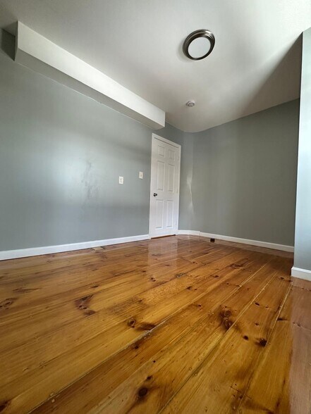 Building Photo - 80 5th Ave