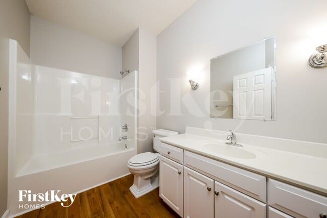 Building Photo - 914 Flicker Ln
