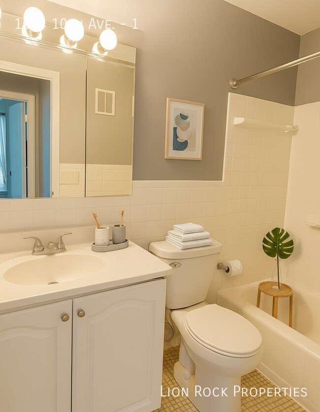 Building Photo - 1624 10th Ave