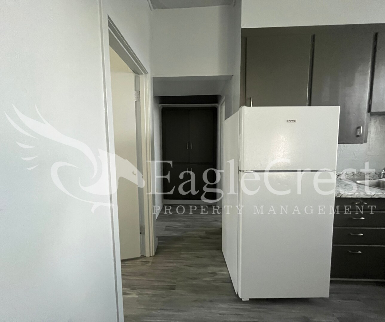 Building Photo - SKYWAY