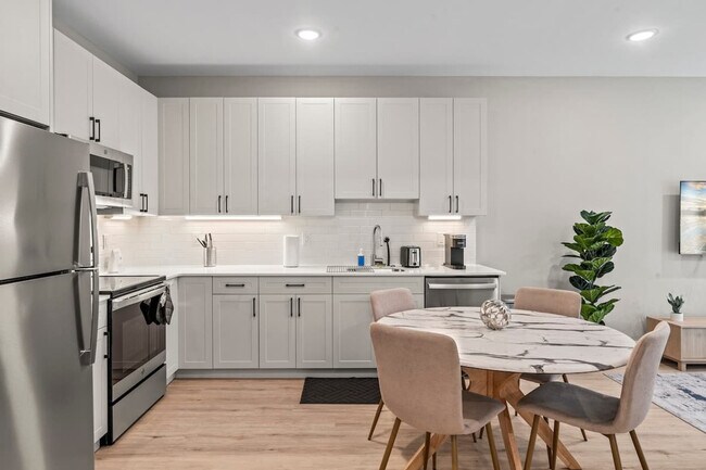 Building Photo - 916 N Delaware Ave