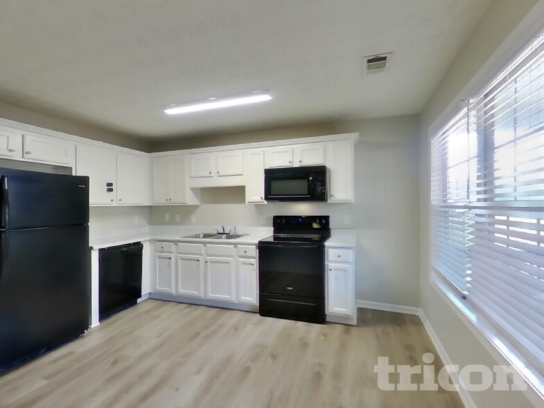 Building Photo - 40 Halley Ct