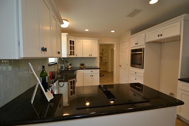 Building Photo - 4911 Wigton Dr