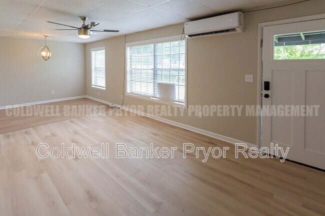 Building Photo - 136 Hickey Cir