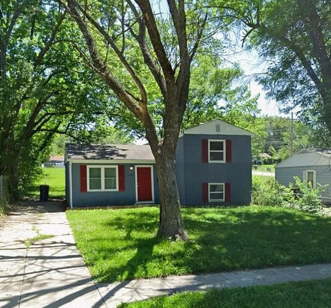 Building Photo - 5207 Sycamore Ave