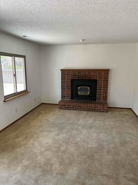 Building Photo - 3620 Sedgewood Way