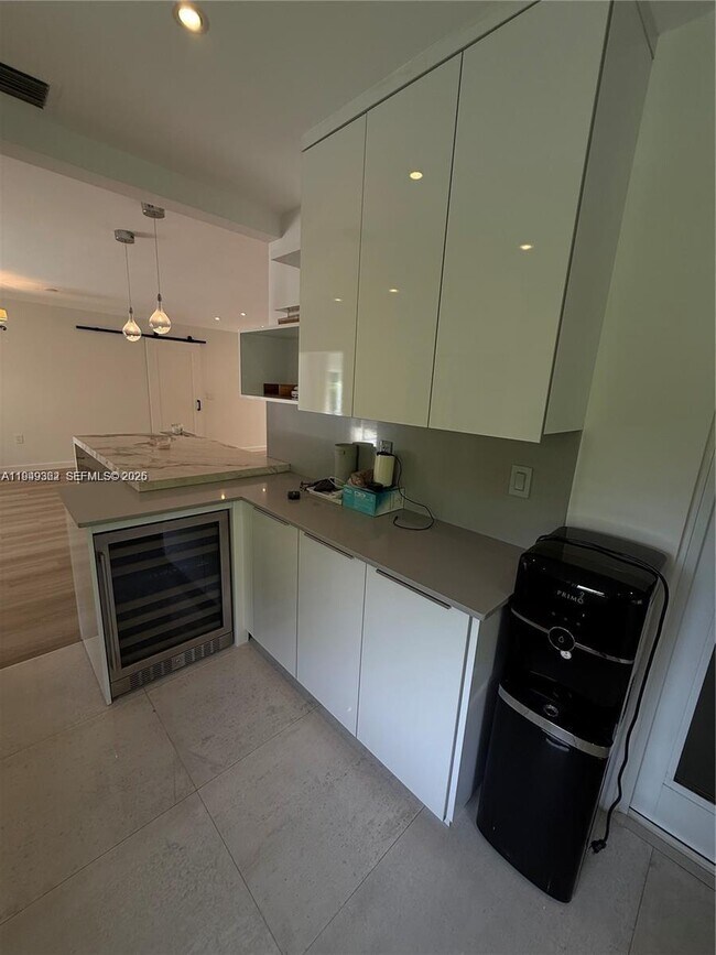 Building Photo - 675 NE 93rd St