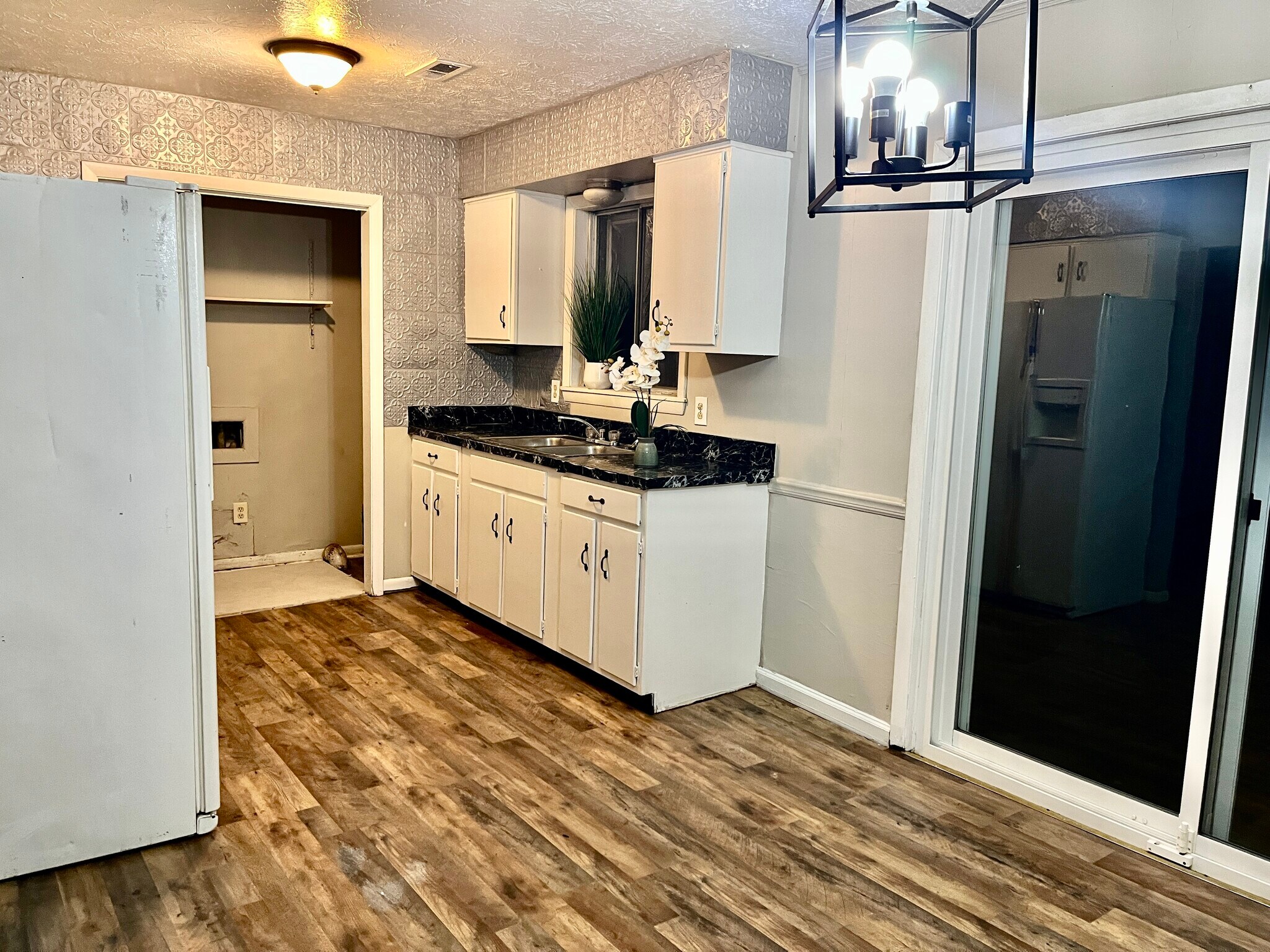 Building Photo - 1229 Venetian Cir