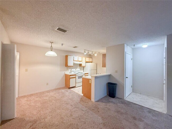 Building Photo - 10263 Gandy Blvd N