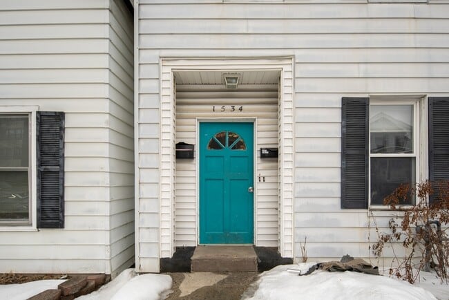 Building Photo - 1534 5th Ave