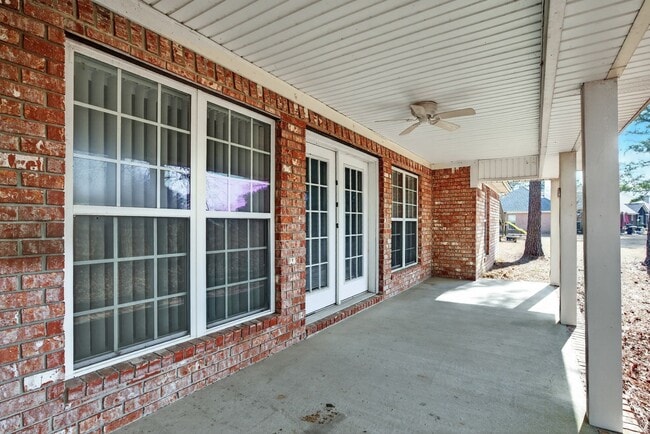 Building Photo - 568 Marshview Dr