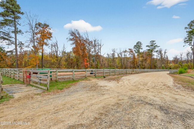 Building Photo - 52 Hill Rd