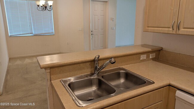 Building Photo - 826 Middleton Dr SW