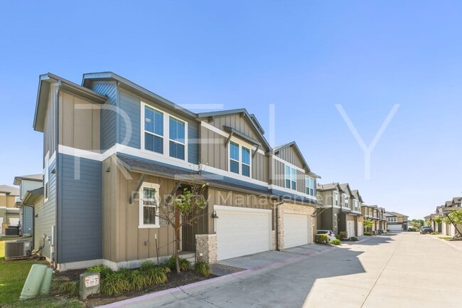 Building Photo - 1015 Vista View Dr