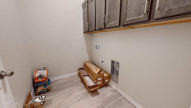 Building Photo - 500 La Entrada Cir