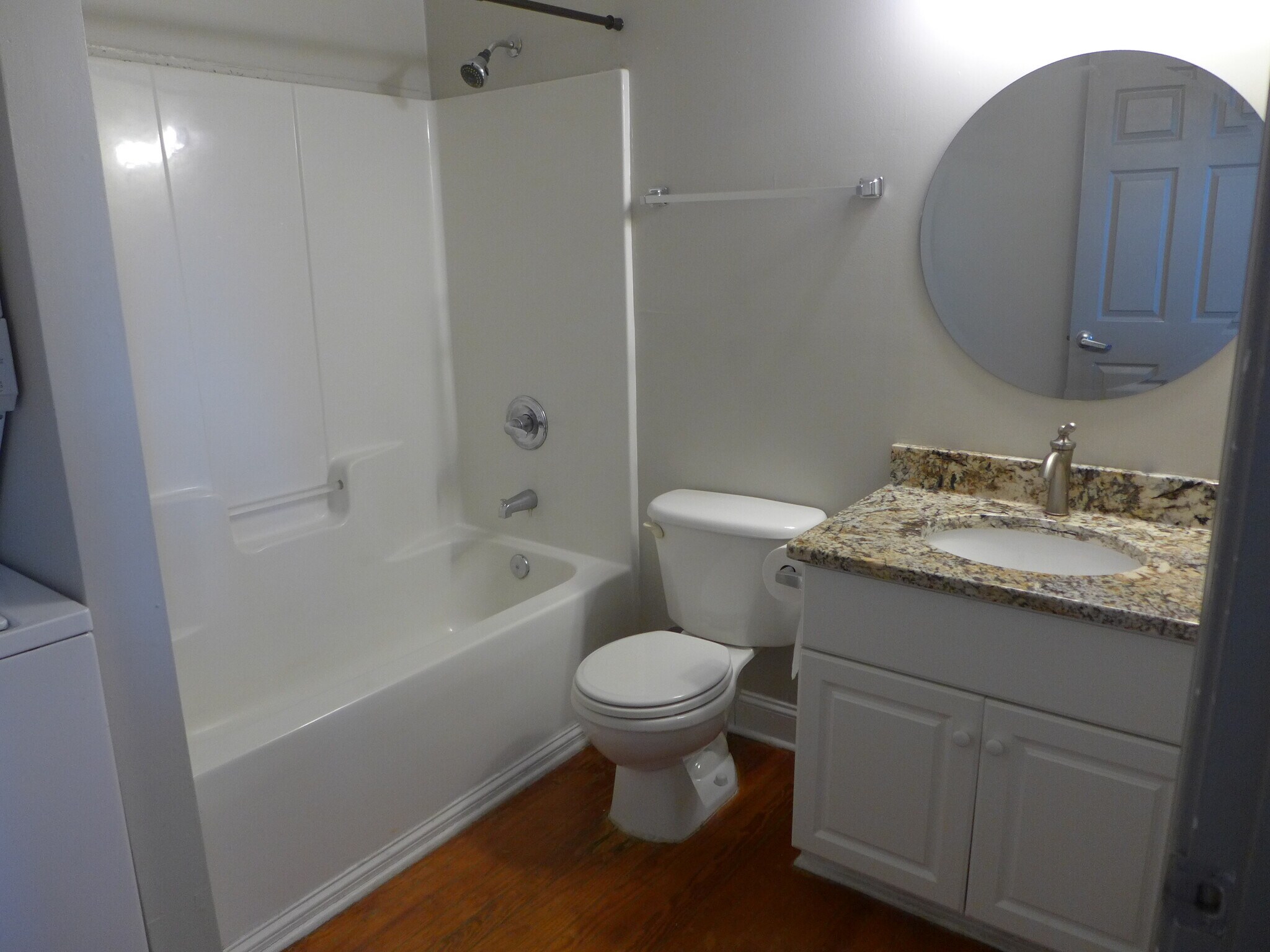 Building Photo - 112 N John St