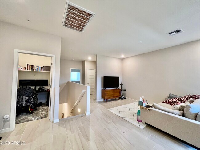 Building Photo - 2145 W Harmont Dr
