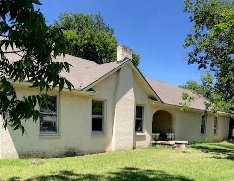 Primary Photo - 1050 W Dallas Ave