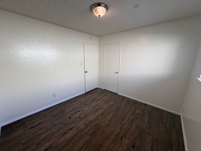 Building Photo - Spacious NW Visalia Home Rent Ready!