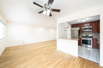 Building Photo - 178 W 17th St