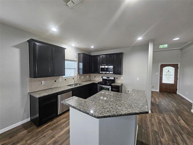 Building Photo - 727 Sendero Rd