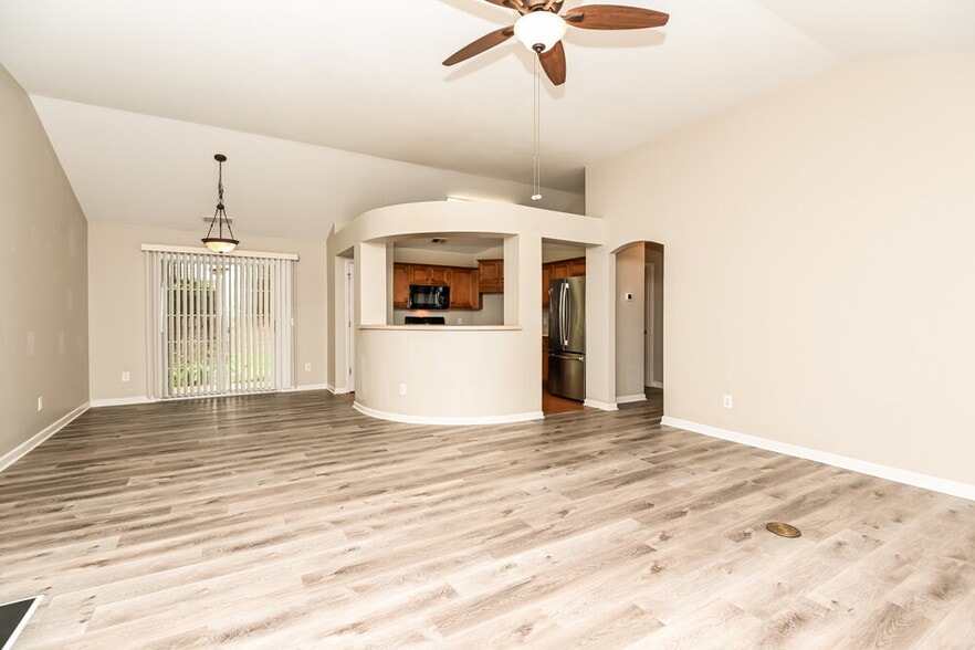 Building Photo - 416 Arrowhead Trail
