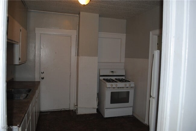 Building Photo - 3173 W 38th St
