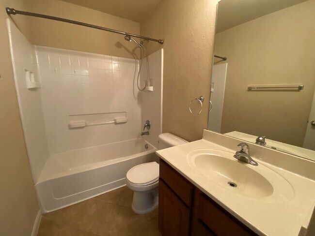 Building Photo - FALL INTO A NEW HOME WITH OUR MOVE-IN SPECIALS!