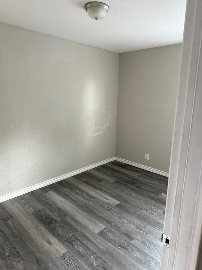 Building Photo - 319 E 29th St