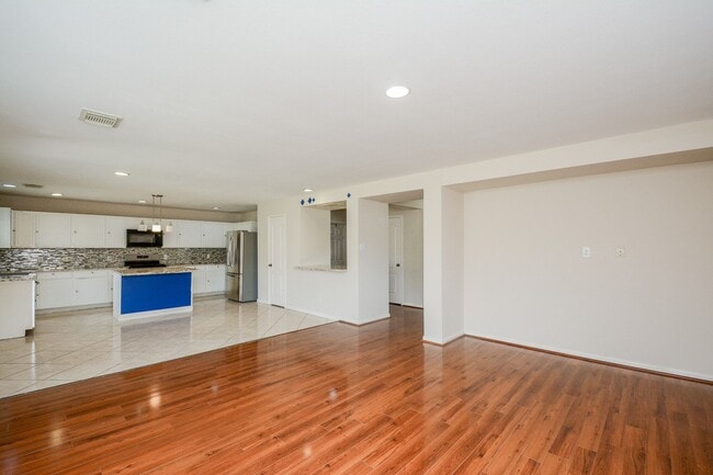 Building Photo - 8402 Brickhaven Ln