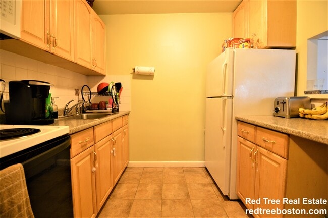 Building Photo - 5051 Washington St