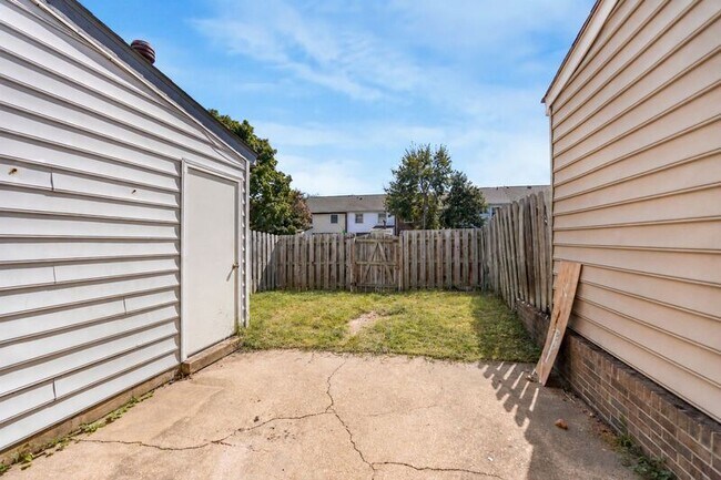 Building Photo - 334 Garfield Ct