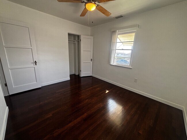 Building Photo - 3689 Moultrie Ave