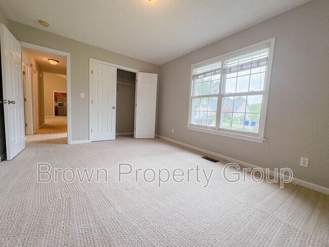 Building Photo - 3426 Broomsgrove Dr
