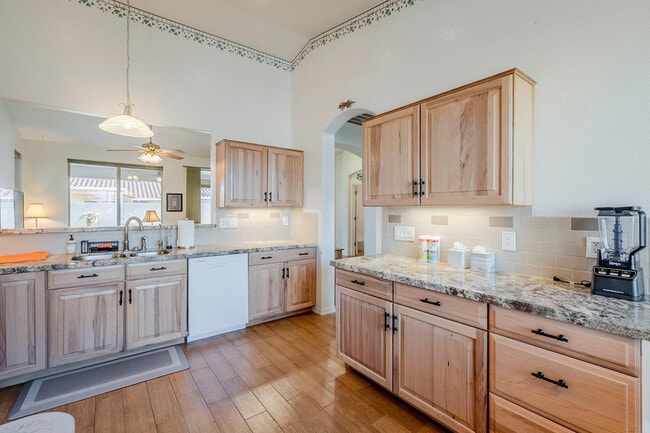 Building Photo - 4269 E Cassia Ln