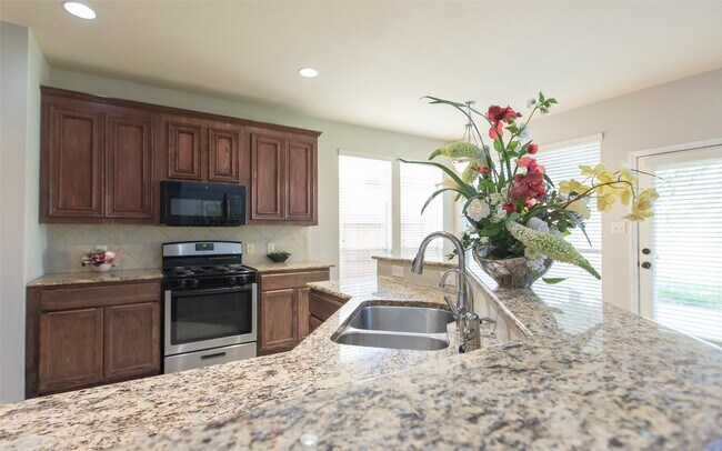 Building Photo - 20911 Avery Cove Ln