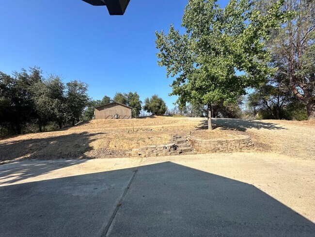 Building Photo - 10964 Rainbow Lake Rd