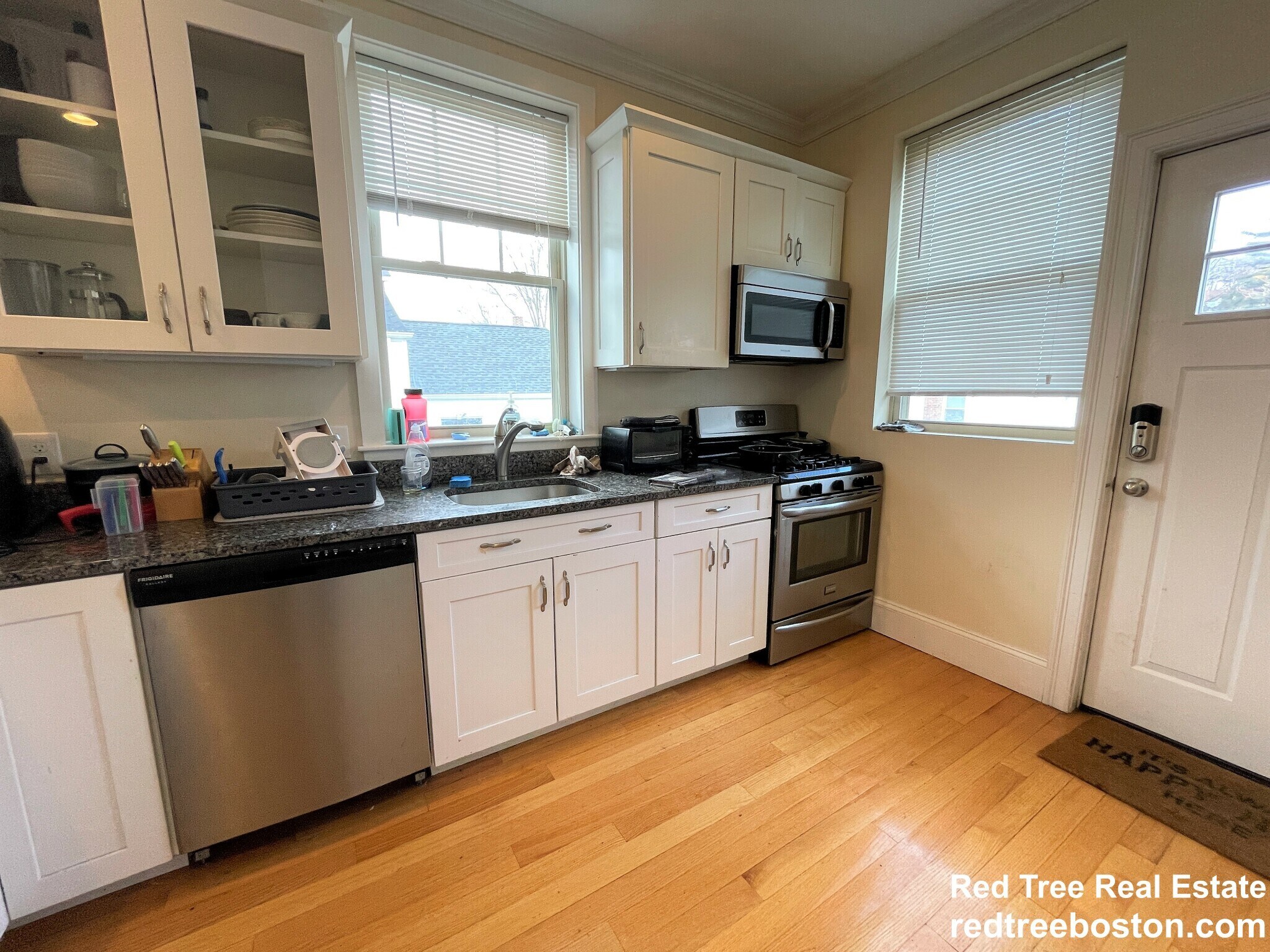 Building Photo - 1 Larose Pl