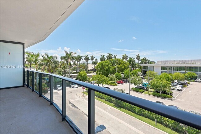 Building Photo - 1179 E Hallandale Beach Blvd