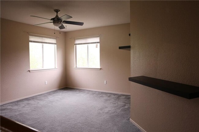 Building Photo - 525 Grey Feather Ct