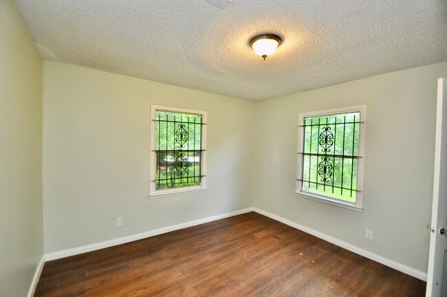 Building Photo - 7622 Darnay Dr
