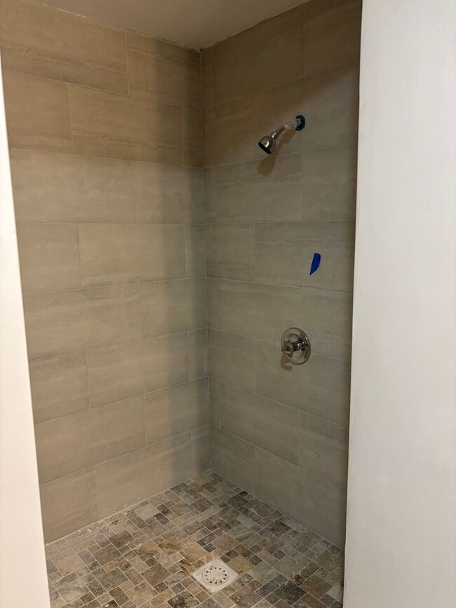 Building Photo - 6225 Branch Hill Cir