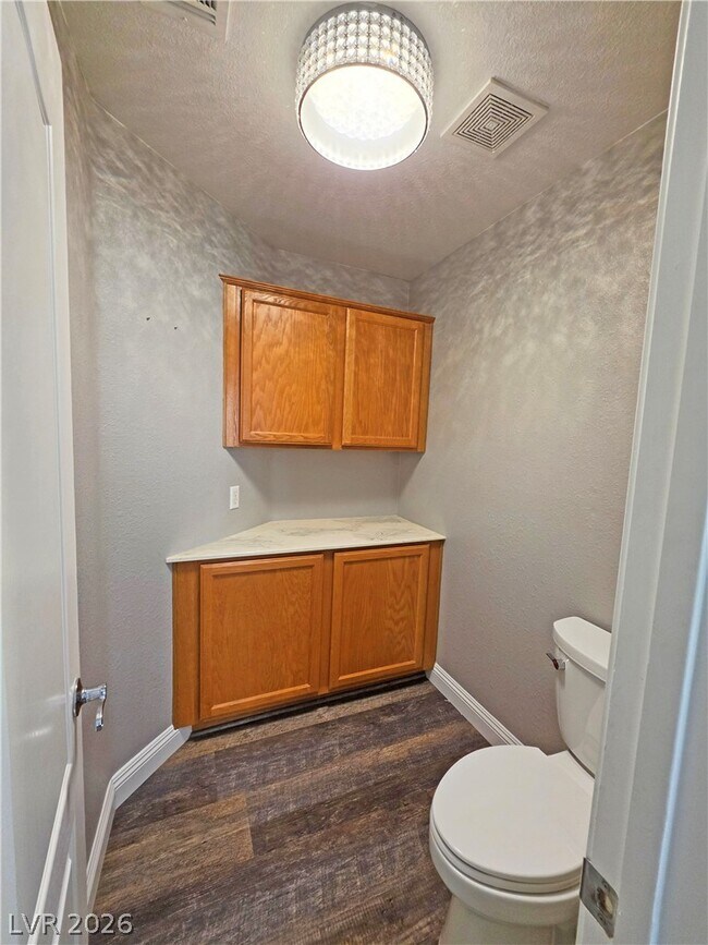 Building Photo - 3630 E Vineyard Dr