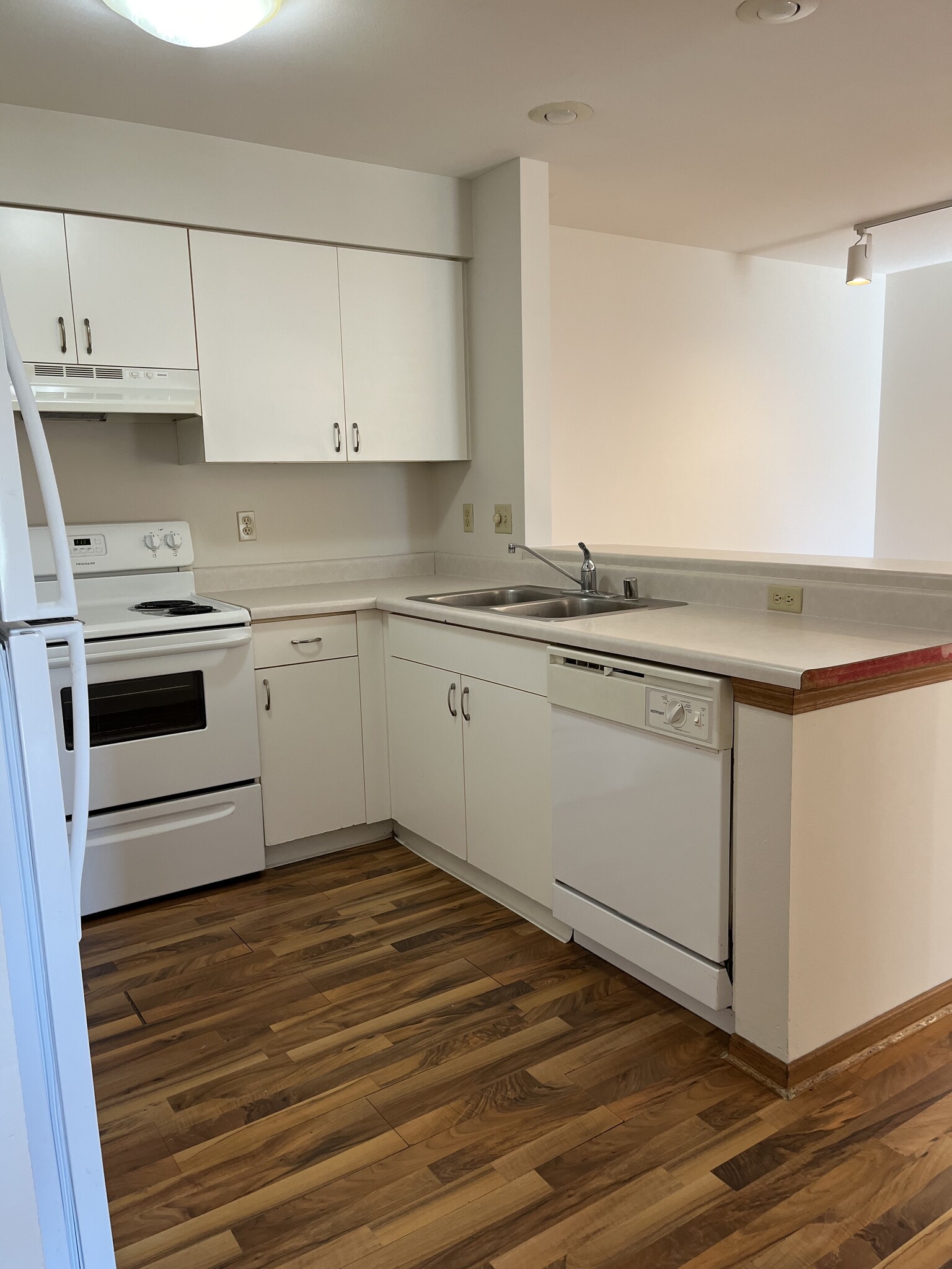 Kitchen - 205 Kearney Way