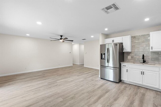 Building Photo - 2508 Dovemeadow Dr