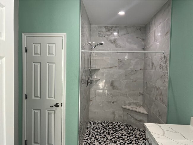 Building Photo - 898 Rd 3556